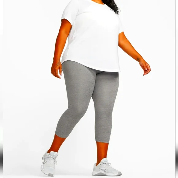 NWT Women's Nike One Mid-Rise Crop Leggings - Picture 1 of 8